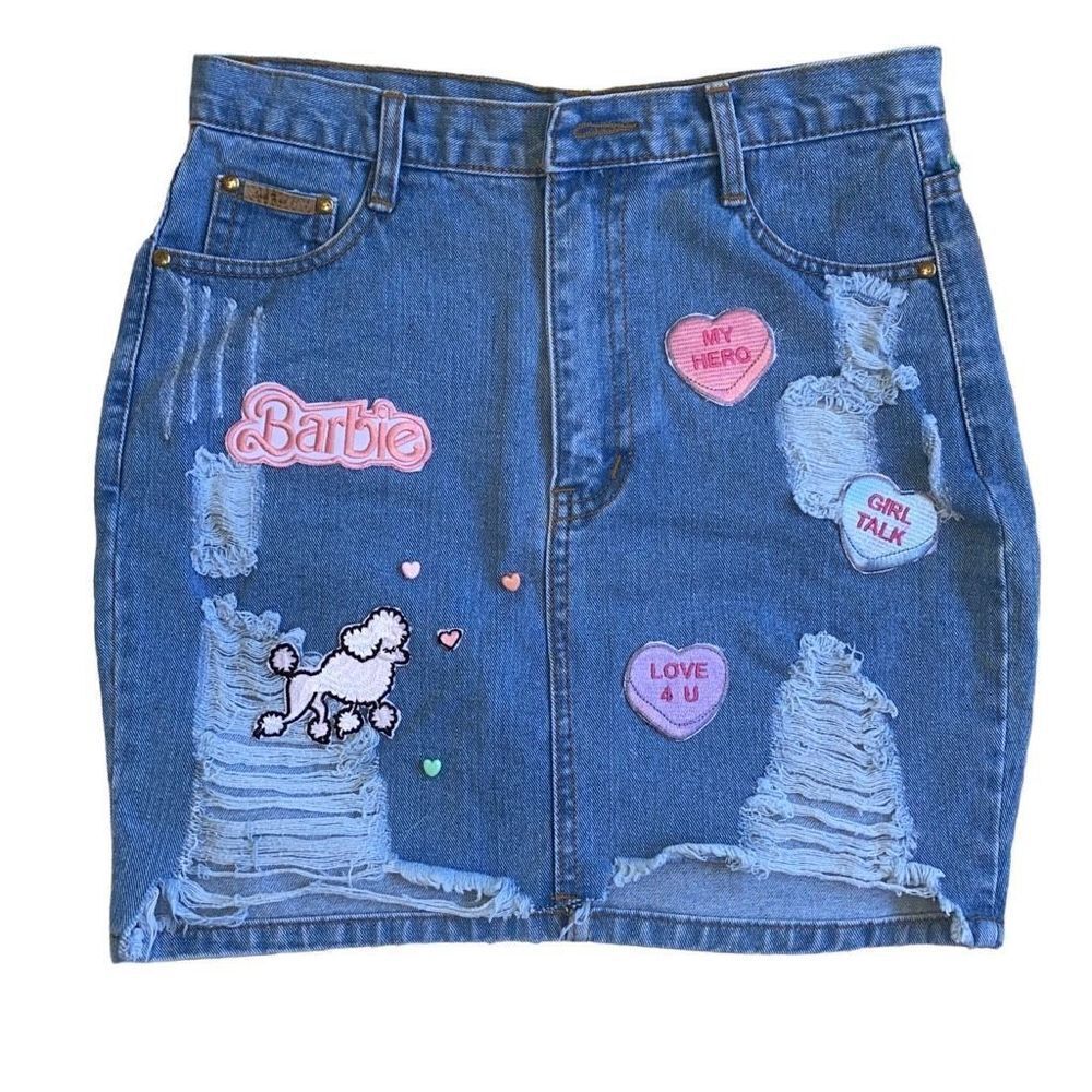 Look Trend GUC 30-in Waist Approximately Size 8/ M Barbie Craft Patches Denim Sk